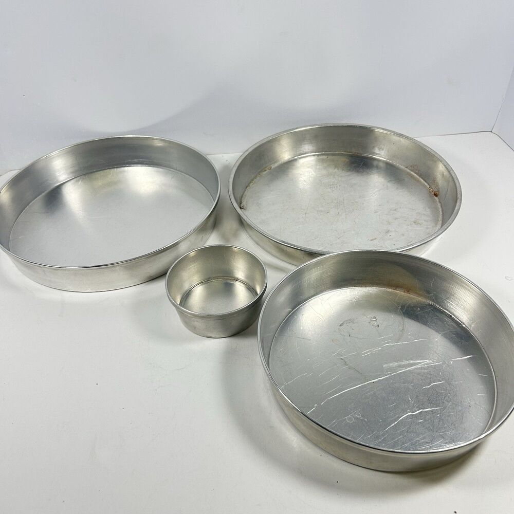 Lot of 4 Vintage Mirro Aluminum Round Cake Pans 9" Vitality Set & Block Logo